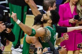 在科蜜们心中，2K4就是科比的签名鞋对吗？（在科比球迷眼里，2K4就等同于他的签名鞋吗？）