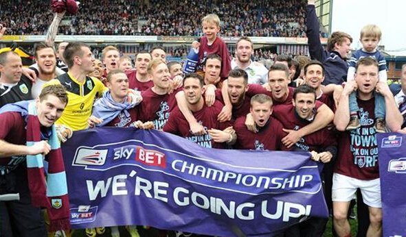 记者：缺席友谊赛，谢什科已经告诉队友们他将离队（记者：谢什科缺席友谊赛，已向队友表明将离队）