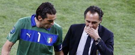 跟队：米兰有意签下阿图博卢，卡普里莱和雷斯特也在名单中（随队记者：米兰有意引进阿图博卢，卡普里莱与雷斯特同列候选名单）