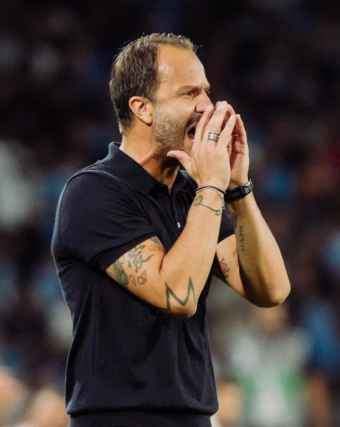 回报齐沃信任，路易斯-恩里克送出国米生涯首次助攻（以表现回馈齐沃信任，路易斯-恩里克斩获国米生涯首助攻）