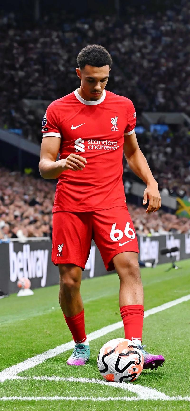 多纳鲁马：下半场踢得实在太差了，我们不能只踢45分钟（多纳鲁马：下半场表现糟糕，我们不能只踢半场好球）