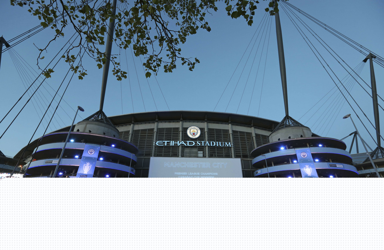 受伤的彭啸进入战上海U20的替补席，此前球员遭遇韧带损伤（曾遭韧带损伤，彭啸入选对阵上海U20替补名单）